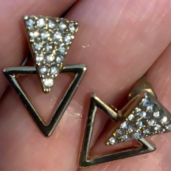 Cute Pixie Earrings - Picture 4 of 6